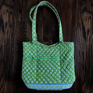 Vera Bradley RETIRED Villager Tote Apple Green